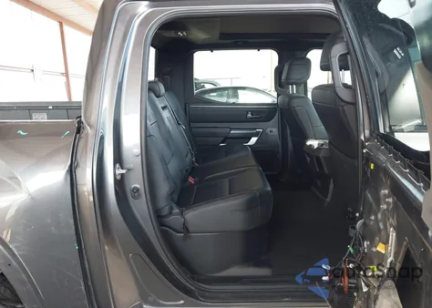 2025 Toyota Tundra Platinum z USA, uszkodzony, nr VIN 5TFWA5DB5SX282842